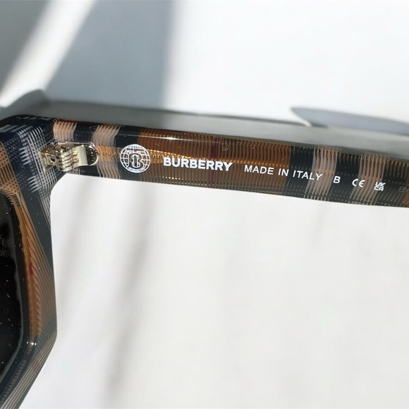 Burberry sunglasses - Picture 4 of 6